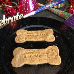 PERSONALIZED EXTRA LARGE PEANUT BUTTER & BANANA PAWTY BONE